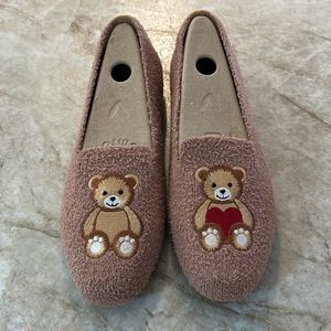 Viviana Tan Cozy Flats with Soft Texture